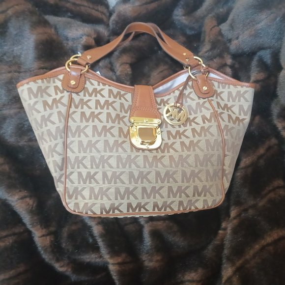 Michael Kors Charlton Lg Tote Bag . New with Tags - Picture 1 of 8
